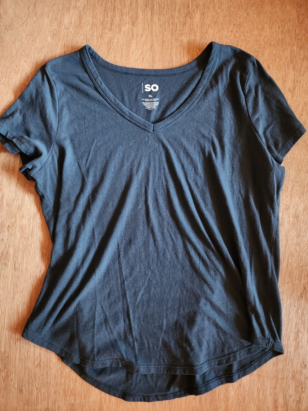 SO Navy Luxe Short Sleeve V-Neck Shirttail Hem Perfect Tee XL